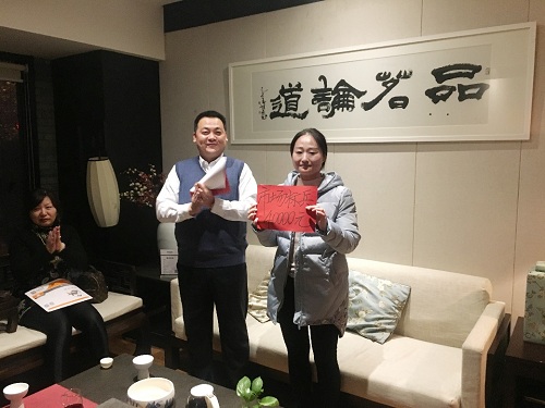 “天上不會(huì)掉餡餅，擼起袖子加油干” ——2017年度TST營(yíng)銷中心表彰大會(huì)